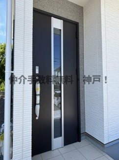 【玄関】 | 神戸市西区糀台3丁目　新築戸建B号棟　仲介手数料無料！ | きれいな玄関です