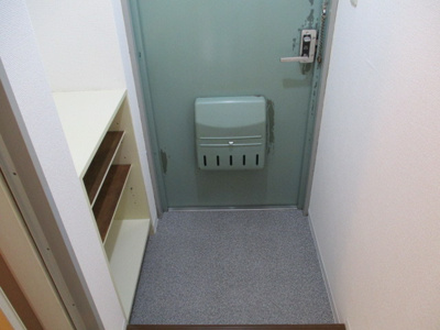 【玄関】 | フィノ八番館 | きれいな玄関です