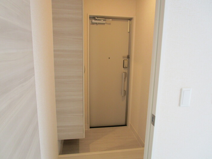 ガルデ妙典の玄関