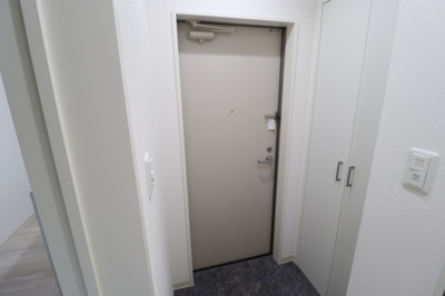 【玄関】 | クリエオーレ茨田大宮Ⅰ