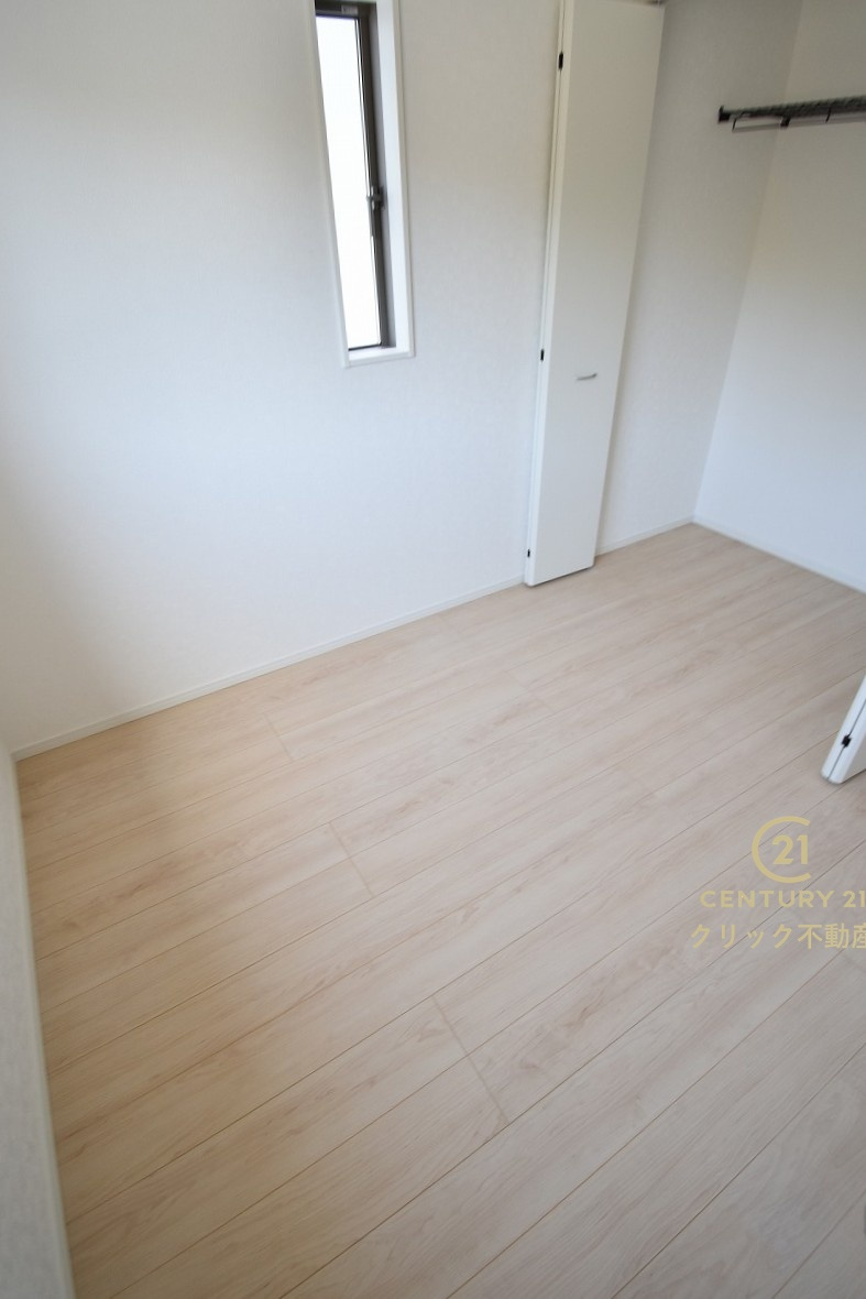 Cradlegarden　 水戸市河和田町　第3　21の洋室|フローリングなので重い家具も置けます。たっぷりの収納も配備しております。お気に入りの空間を実現出来そうですね。