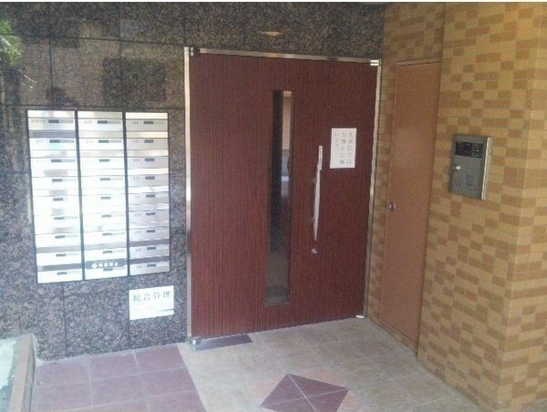 シティライフ覚王山北のエントランス