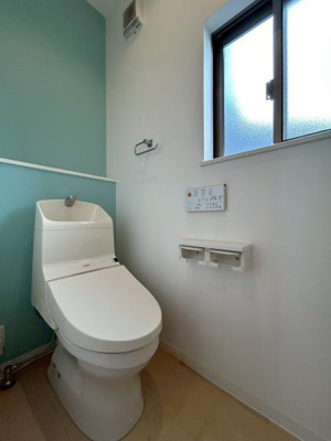 【トイレ】 | 安芸郡海田町月見町　戸建 | 2階トイレ　トイレ２ヶ所あり