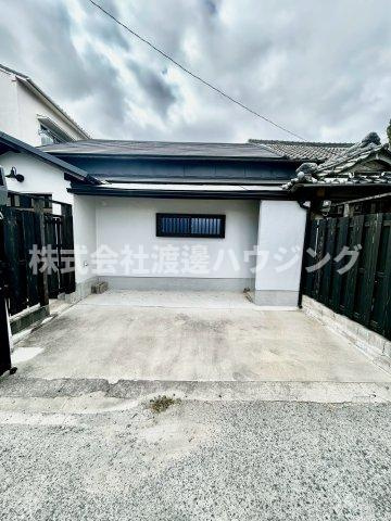 光ハウス西難波2の駐車場|軽・小型車は悠々入ります。