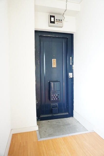 曙レジデンスの玄関