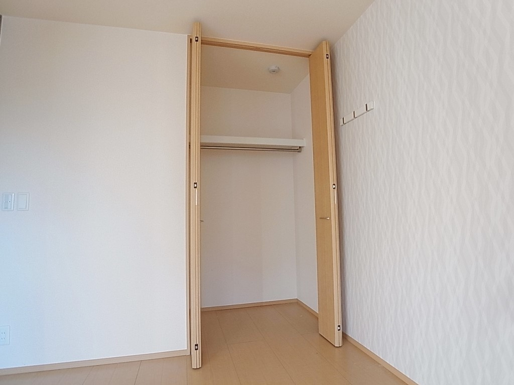 栖2の収納|各部屋収納のクローゼットかなり収納できます