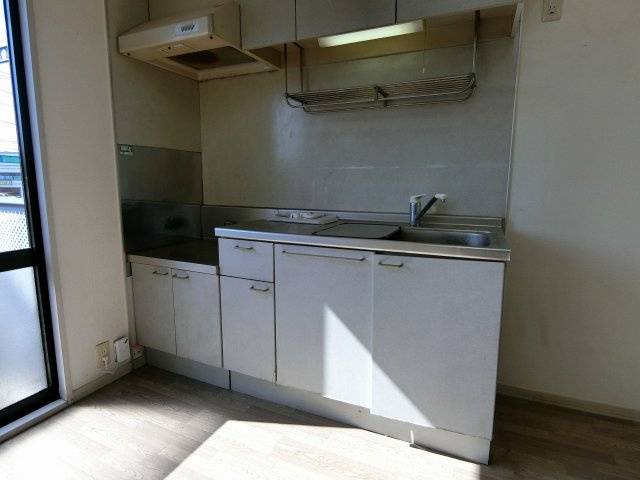 コートビレッジ苅原のキッチン|シンクが広くお料理のしやすいキッチンです