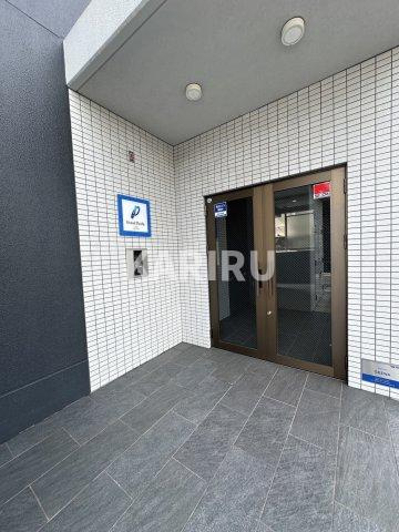 グランパシフィック中川のエントランス