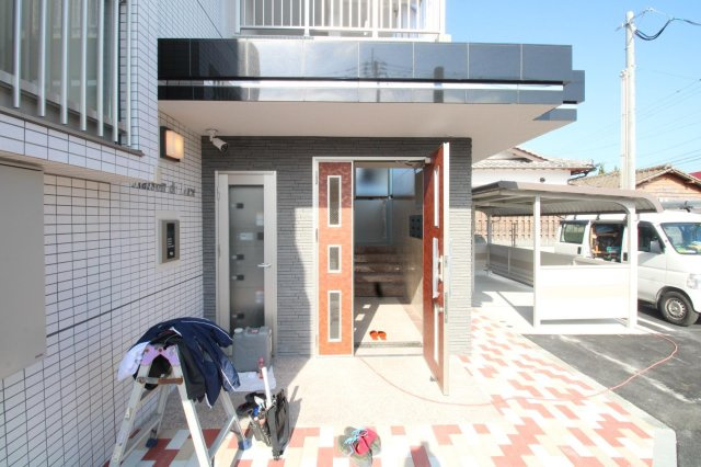 Maison de Luce（メゾン・ド・ルーチェ）のエントランス|エントランス