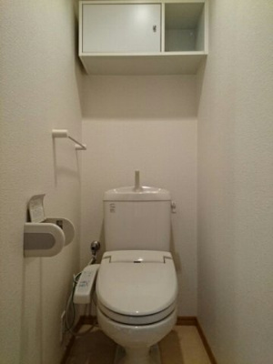 【トイレ】 | モンターニュ | 清潔感のあるトイレです