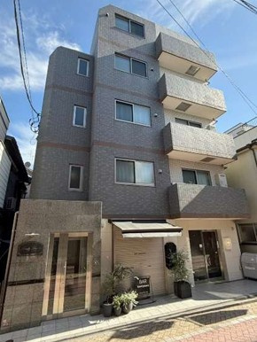 【外観】 | シャッツ　クヴェレ | 鉄筋コンクリート造のがっちりとした建物。