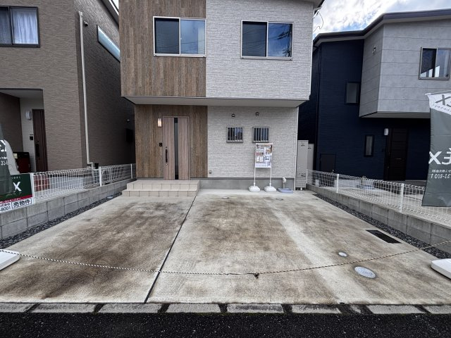 中古戸建　亀山2丁目の駐車場