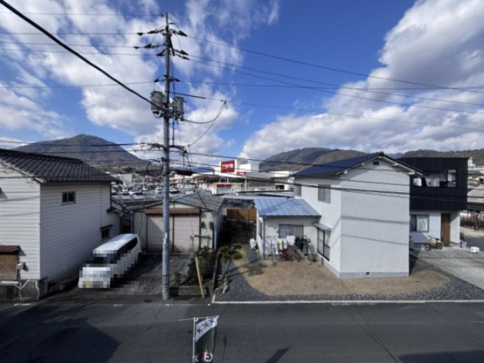 中古戸建　亀山2丁目の展望|業務用スーパーエブリイ、スパードラッグひまわり、DCMダイキまで徒歩5分圏内
毎日のお買い物にうれしい立地です。