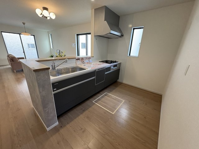 【キッチン】 | 福岡市博多区浦田1丁目10期　1号棟（全2棟）【仲介手数料無料・0円】 | 現地写真。