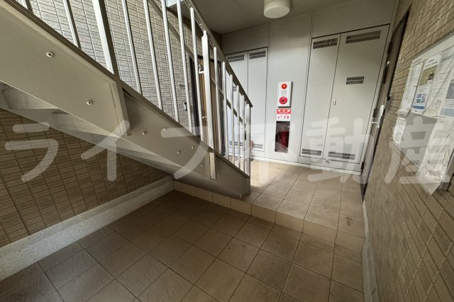 サフィールK（D-room）のエントランス|清潔なエントランスです