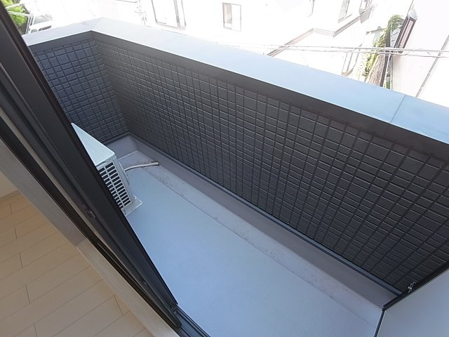 モダンアパートメント神戸湊川のバルコニー|バルコニー