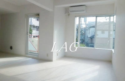 【居間・リビング】 | サンクテラス１ | 洋室のお部屋です。