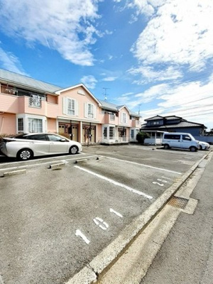 【駐車場】 | サンライズコート | 駐車場です