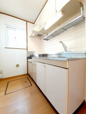 【キッチン】 | サンライズコート | コンパクトなキッチンで掃除もラクラク