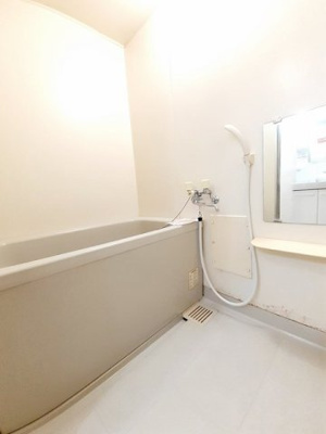 【浴室】 | サンライズコート | きれいなお風呂です