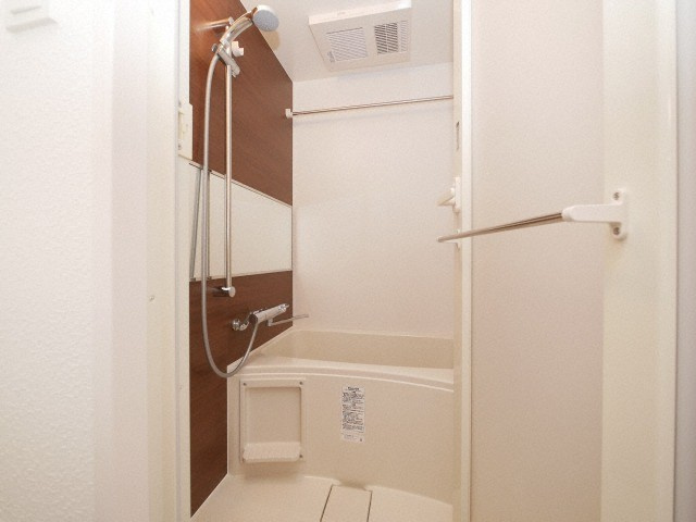 レオンコンフォート難波クレアの浴室