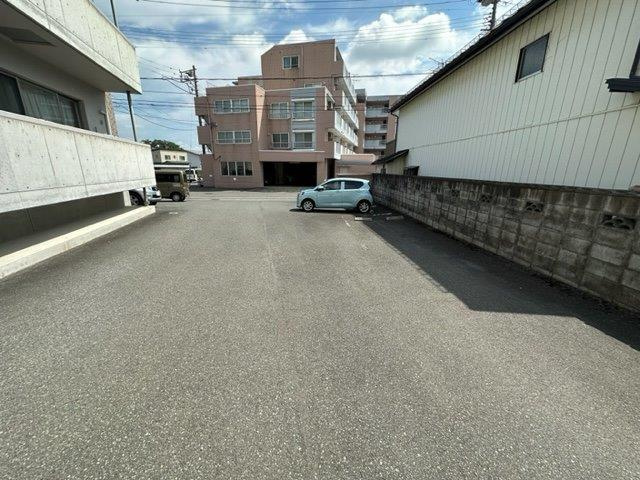 THE BOLASの駐車場