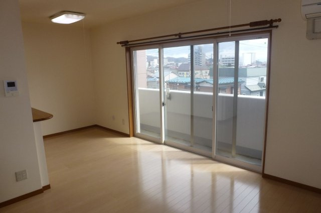 THE BOLASの居間・リビング|※入居中の為、同タイプ別のお部屋の写真となります。