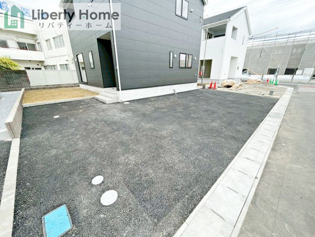 茨城町長岡第4　新築戸建　2号棟の駐車場