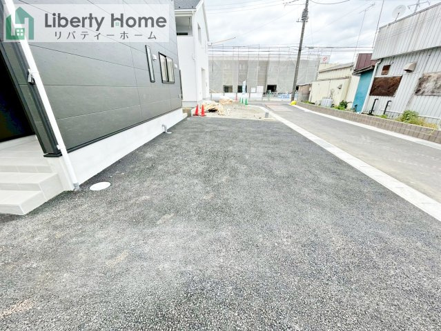 茨城町長岡第4　新築戸建　2号棟の駐車場