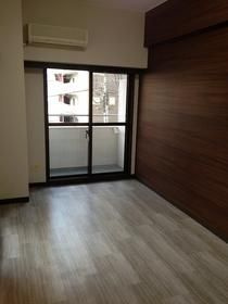 【居間・リビング】 | パレ・ドール文京メトロプラザⅠ | 使いやすい居間です