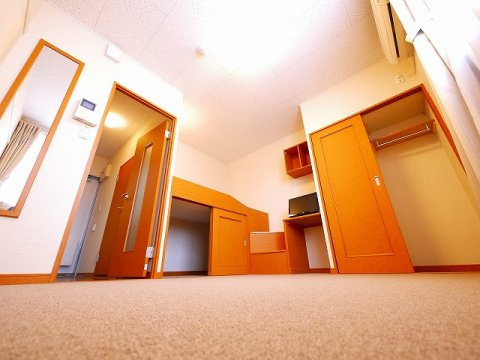 レオパレスあやめ池疋田の洋室|きれいな洋室です