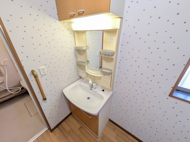 八王子市　大和田町　中古戸建ての独立洗面台|～独立洗面台新規交換予定、お好みに合わせてカラー選択が可能です～