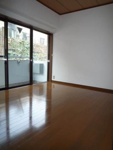 グリーンハイム赤羽の居間・リビング