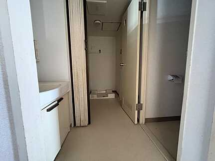 鈴が峰第4住宅10号棟の独立洗面台