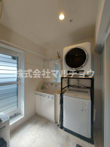 中三栖戸建ての独立洗面台|独立洗面台あり、毎朝おしゃれに忙しい女性の方におすすめです
