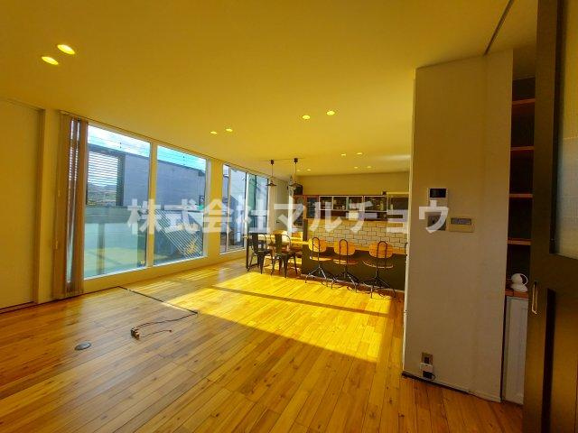 中三栖戸建ての居間・リビング|リビングです