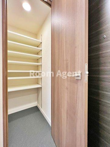 プレサンス丸の内リラティの玄関