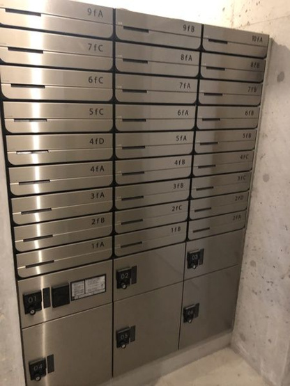 【エントランス】 | 三組坂flat | 清潔なエントランスです