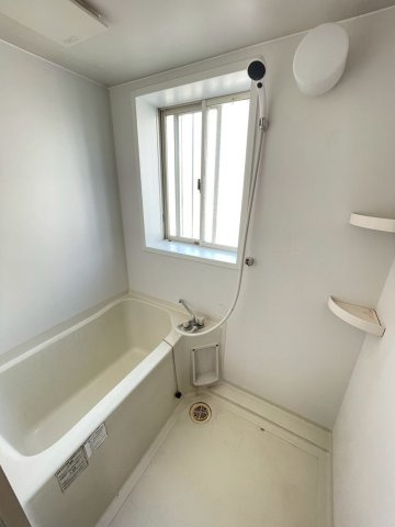 久留米市田主丸町秋成の一戸建ての浴室