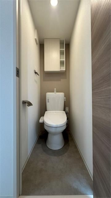 ＺＯＯＭ方南町のトイレ|♪温水洗浄便座♪■ウォールキャビネット収納付き♪