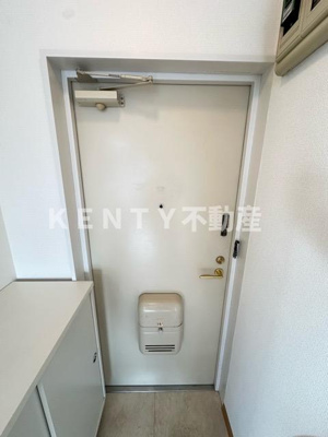 【玄関】 | レオノーレ雪谷 | 収納もある玄関です