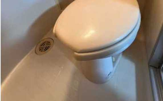 クリスタル三軒茶屋PART-1　分譲賃貸　角部屋　オートロックのトイレ