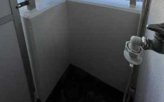 クリスタル三軒茶屋PART-1　分譲賃貸　角部屋　オートロックのバルコニー