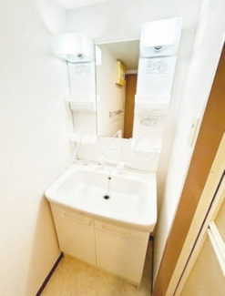 【洗面所】 | イーストワン | 独立洗面台です。