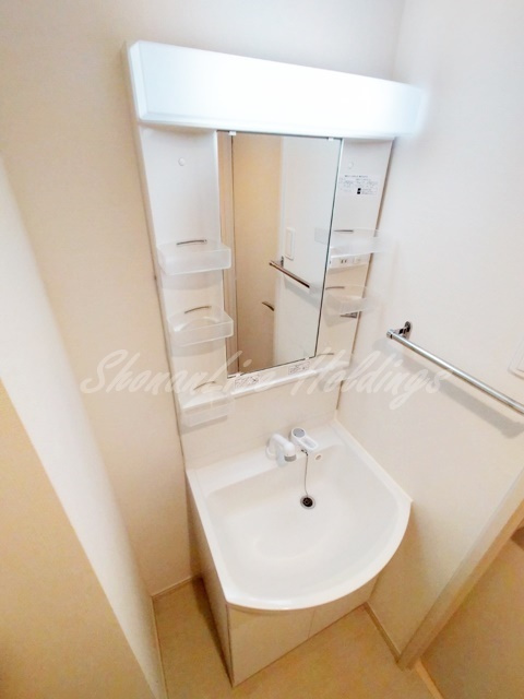 リブリ・桃浜町の洗面所|明るい洗面所です