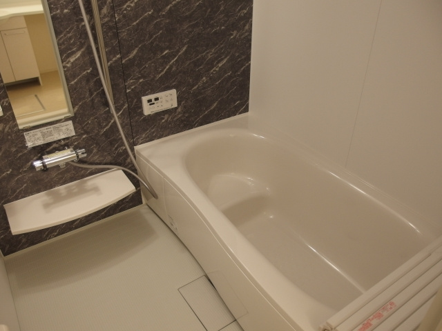 プレミアム井田の浴室