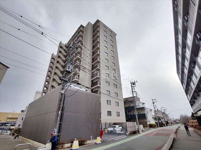 【外観】 | マストレジデンス狭山 | 便利なお部屋前ゴミ回収サービス有り