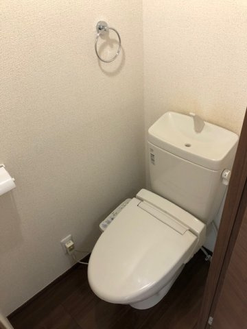 アーバンプレイス阿佐ヶ谷Ｗestのトイレ|落ち着いた色調のトイレです