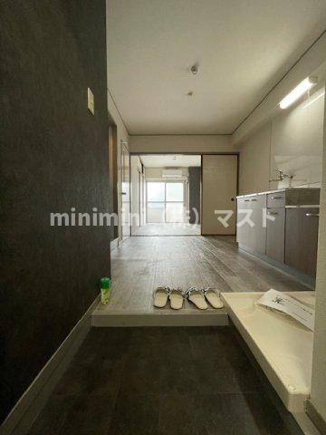 沢村マンションの玄関