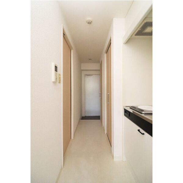 十三本町ウィンズマンションⅡの玄関